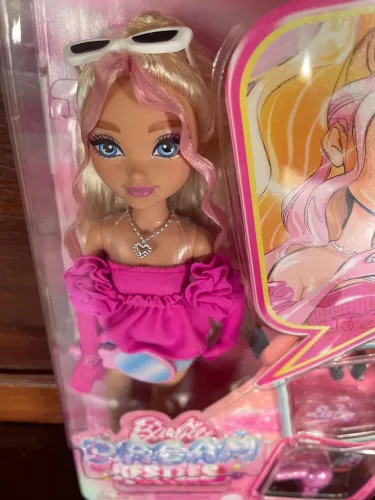 Barbie dream besties malibu