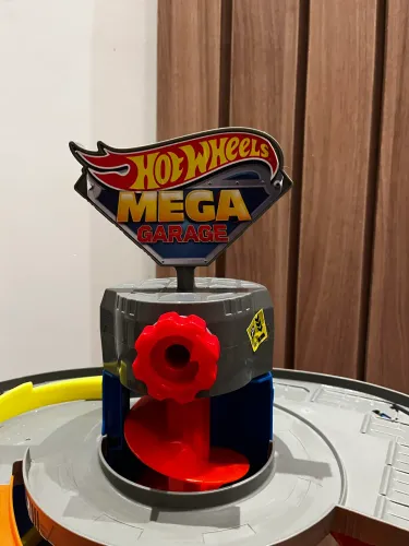 Pista de brinquedos para veículos hotwells city Mega Garagem
