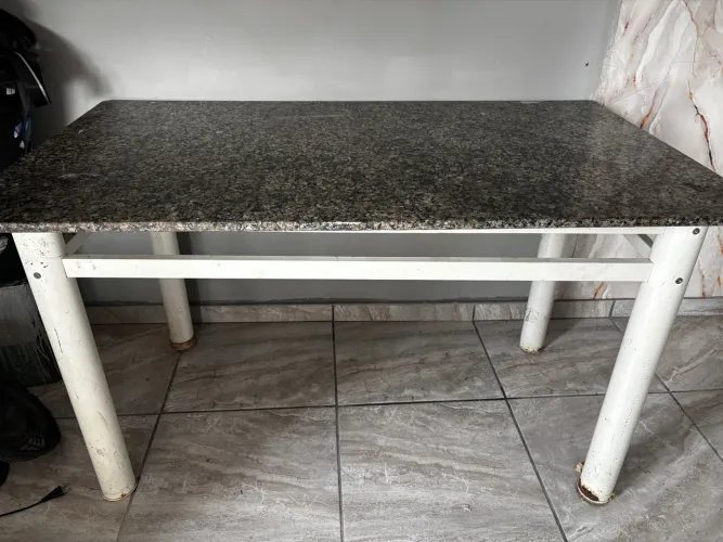 Mesa de mármore