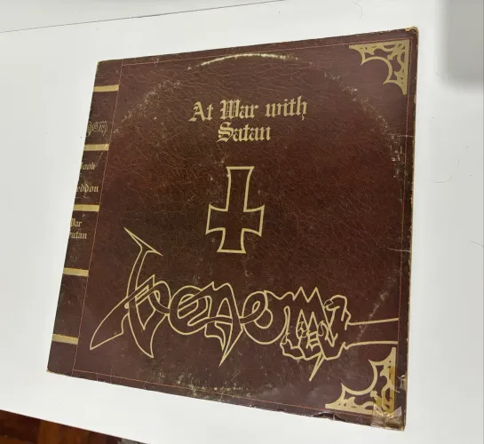 Venom - At war with Satan (LP / Vinil / Disco)