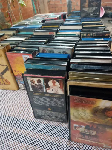 Fitas VHS de vídeo cassete coleção com 200 fitas vários clássicos