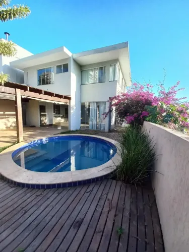 Vendo Casa de condominio fechado na Glória com piscina