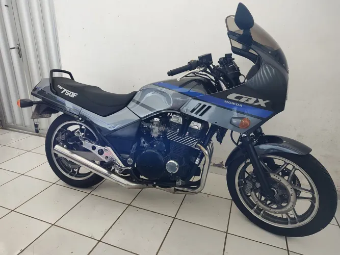 CBX 750F (7 GALO)ACEITA CARTÃO ATÉ 18X 