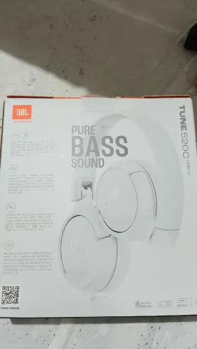 Negocia-se phone de ouvido JBL zerado sem marcas de uso mais informações no PV * .