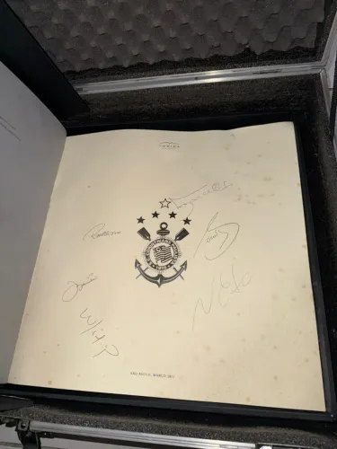 Nação Corinthians 2 livros autografados original de numeração 00 e 01 os mais topes.
