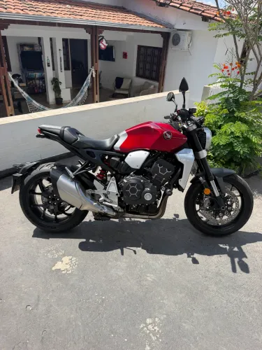 Honda CB 1000R Neo Sports Café 2019 - 15.000 km - Impecável