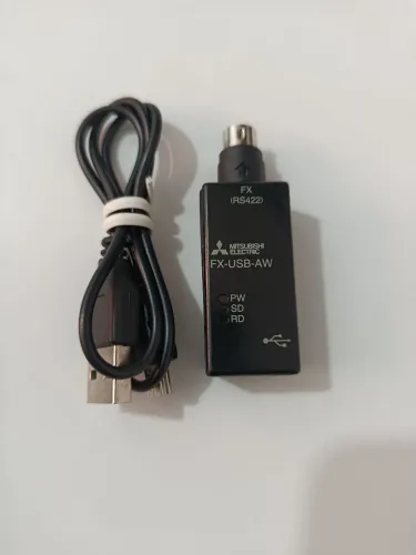 interface original Mitsubishi FX-USB-AW, conversor USB