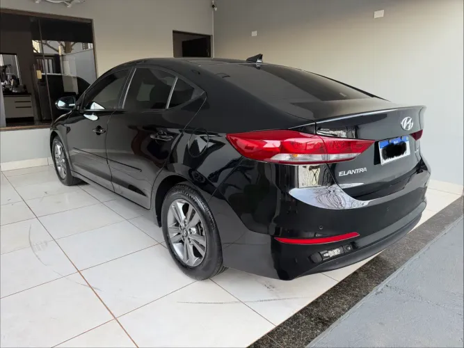 Hyundai Elantra Special Edit. 2.0 16V Flex Aut. 2017