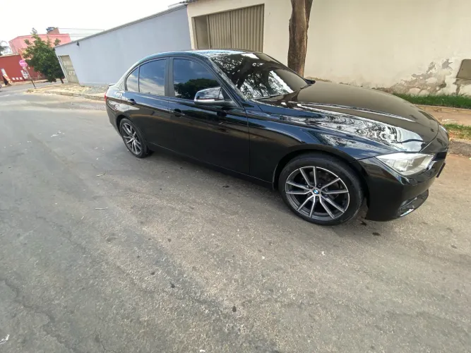 BMW 320I A Modern/sport TB 2.0/a.flex 16V 4P 2013