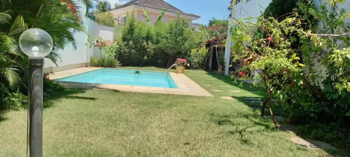 Excelente casa no Condominio Mandala