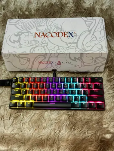 Teclado gamer mecânico 60% Ajjaz Nk 61