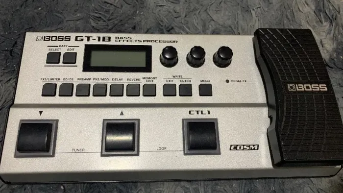 Pedaleira Contrabaixo Boss Gt1b