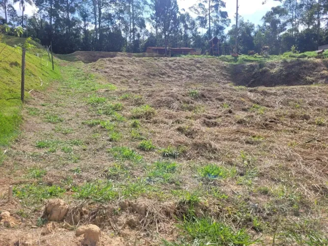 TERRENO AMPLO DE 1.000M² EM IBIÚNA