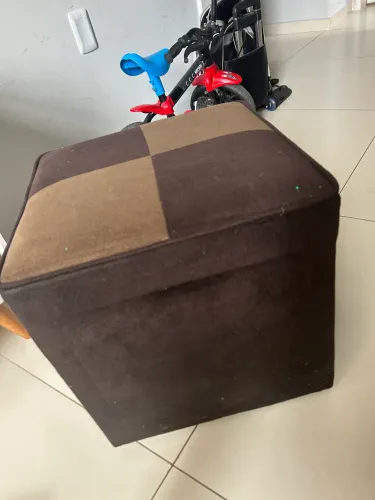 Puff muito conservado 