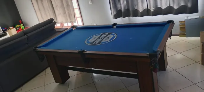 Mesa de sinuca, tampo de mármore 
