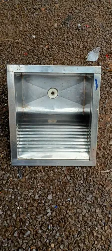 Tanque de inox conservado como tá na foto 