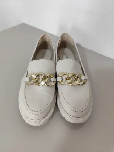 Mocassim Off white Tamanho 39 Beira Rio
