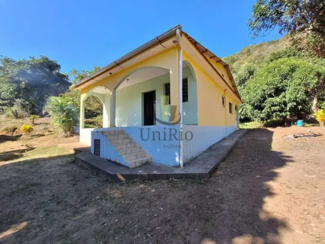 Sitio com casa Linear à venda - Bangu - Rio de Janeiro - RJ