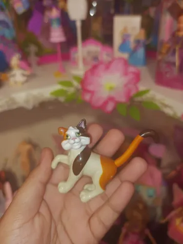 Gatinho Wolf do filme Barbie a princesa e a Plebeia