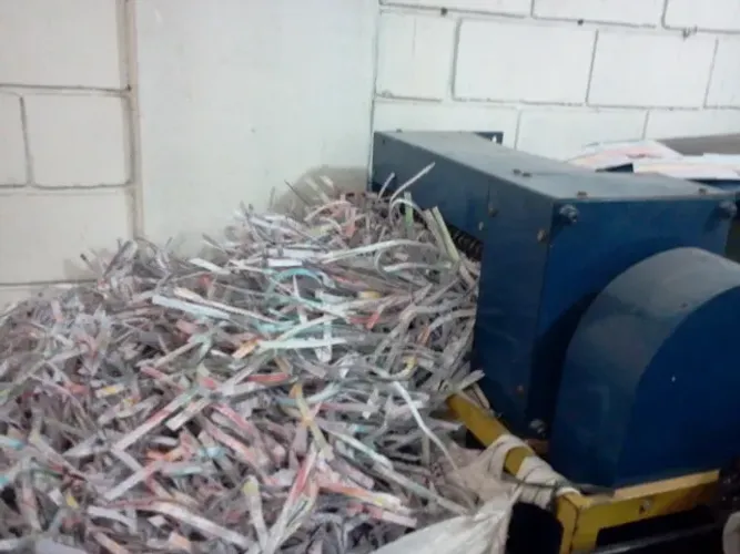Triturador / fragmentadora de papel  -  industrial - de uso continuo