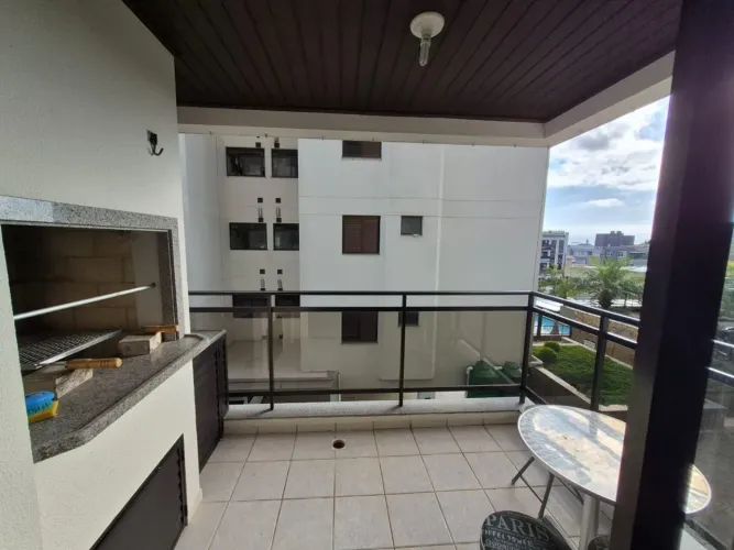 Apartamento com 3 quartos para alugar em Florianópolis!