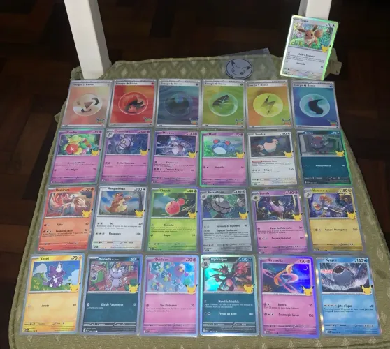 Pokémon 30 anos Combo 25 cartas e moeda Ler descrição