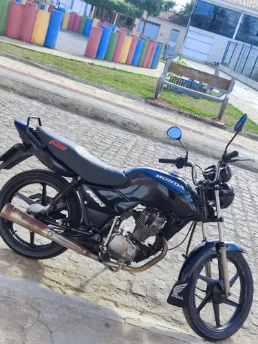 Moto em dias,revisada pronta para pegar e Rodar.