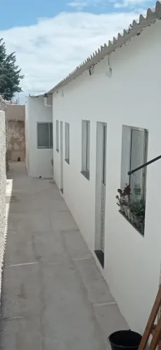 Alugo casa para mulheres