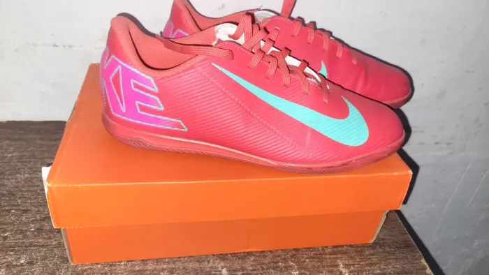 Chuteira Futsal Nike Mercurial Vapor 16 Club - Adulto<br><br>