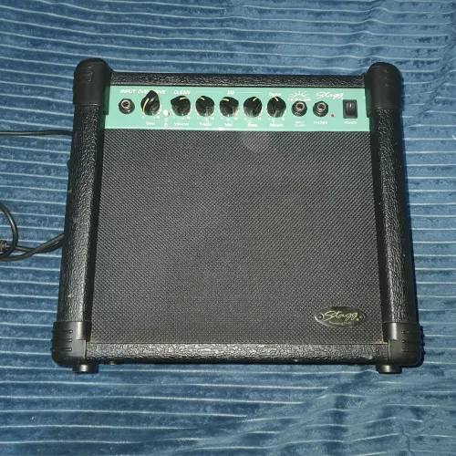 Caixa amplificada Stagg 15-GA-DR