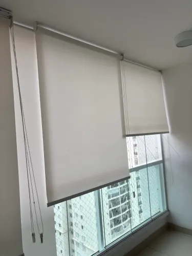 Persiana solar com 4 módulos