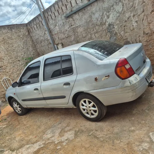 Renault Clio RT/ Privilège 1.6 16V 5P 2001