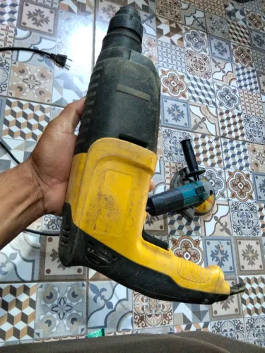 vendo uma policorte e um martelete 400 reais