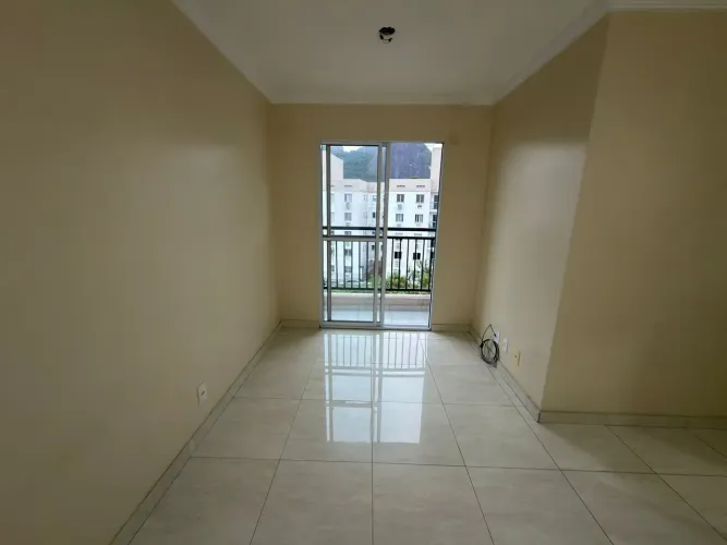 Apartamento à venda na Estrada dos Teixeiras, Taquara, Rio de Janeiro - RJ