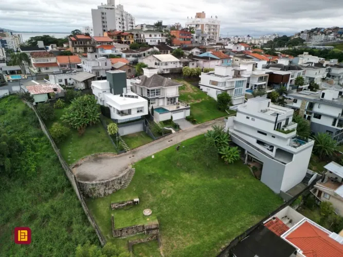 Terreno no Condominio Terra Domus no Estreito