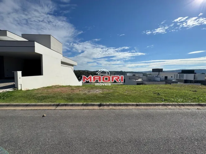 Terreno à venda no Condomínio Colline di Parma em Valinhos