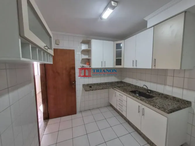 Apartamento no Ed. Spazio Montebello, 2 quartos c/ armários e cozinha planejada