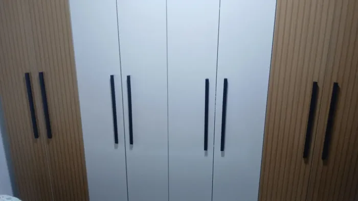 Vende Guarda Roupa 8 portas