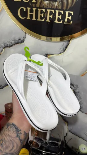 Vendo chinela crocs original