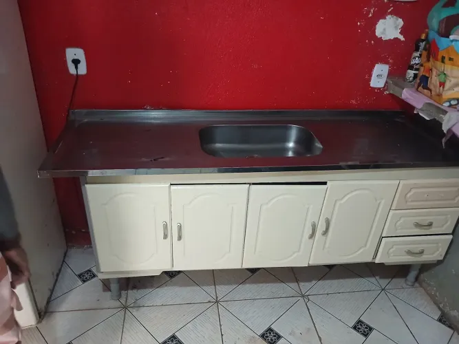 Balcão de cozinha 1,80 com pia de Inox