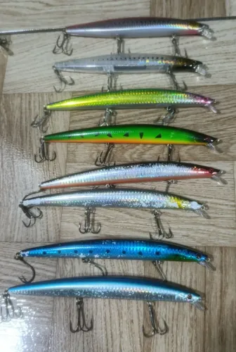 Kit de 8 Iscas de 17 cm pra pescaria de Mar ou Água doce.