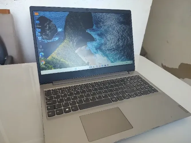 Notebook Lenovo, ideapad 4GB + 128GB. Semi Novo