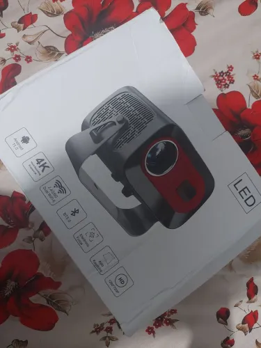 Projetor Portátil A10 Plus / T15 Pro vermelho