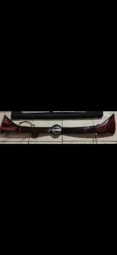 Lanterna Tampa Traseira Emblema Nissan Kicks Kit Completo