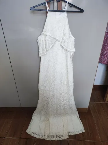 Vestido de noiva rendado com pérolas tamanho P