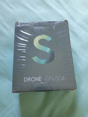 Drone S8s Max motor Brushles câmera HD 2 baterias usado apenas uma vez.