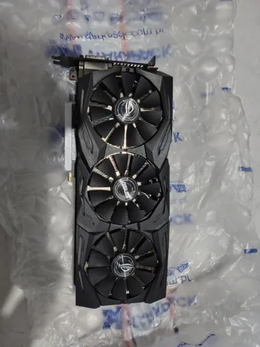 Placa de Video Asus GeForce GTX 1070 Strix ROG COD4 STRIX-GTX1070-O8G-GAMING 8GB GDDR5 PCI
