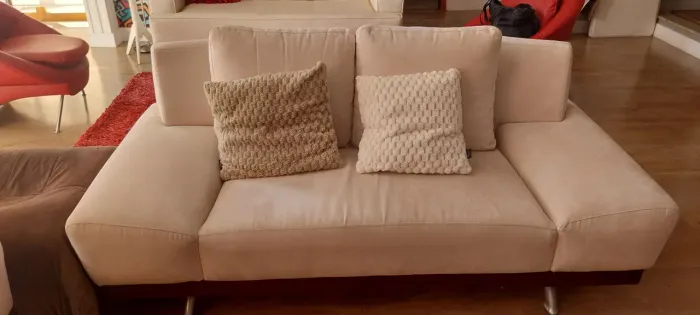 Sofa em suede 1,80cm