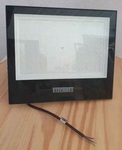 Refletor Led 200w Holofote 6500k Luz Branco Frio bivolt