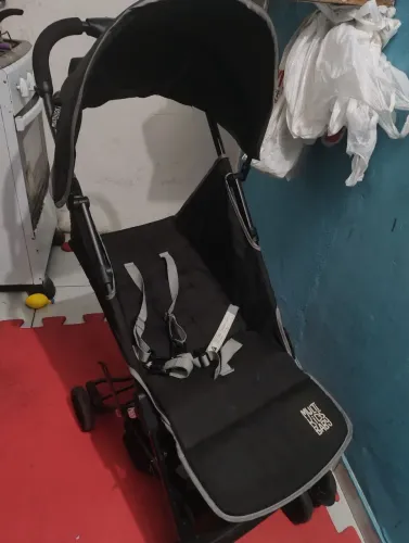 Carrinho de bebe e andador 